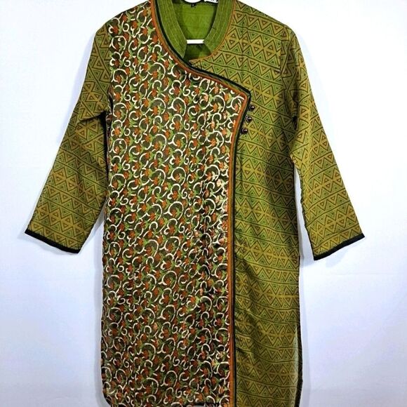 Semi sheer topper NWOT - Picture 1 of 11